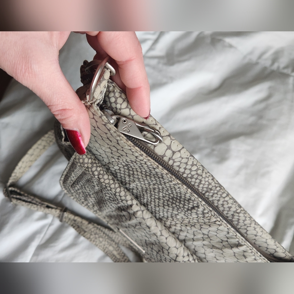 Travelon Anti Theft Snake Print Cross Body Purse - Picture 6 of 7
